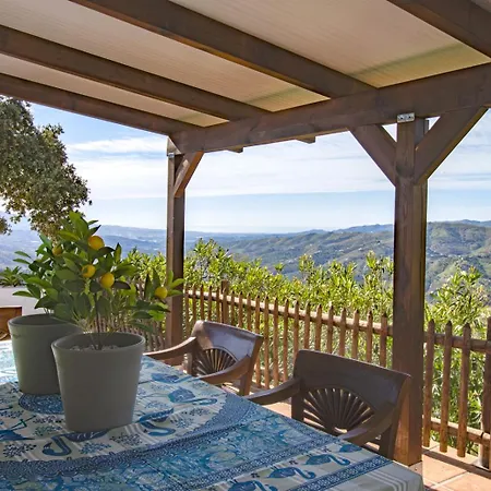 Casa De Suenos Holiday home Comares